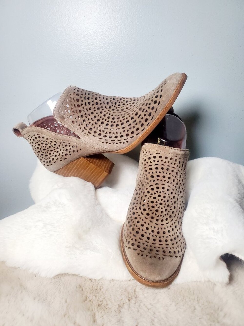 Jeffrey Campbell Perforated Suede Ankle Boots Tan Boho Western Coastal Cowgirl 9 - Picture 13 of 14